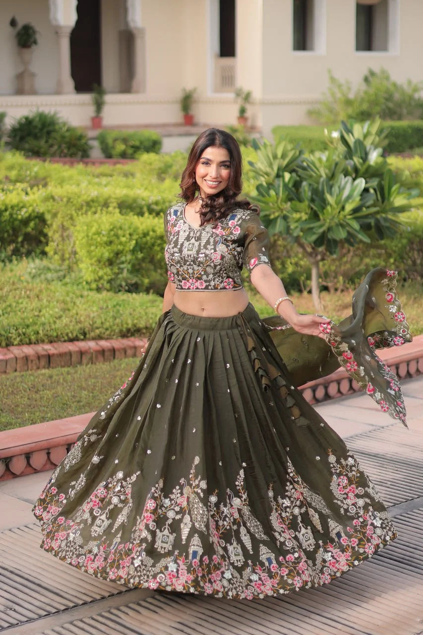 Wedding Wear Gold Crush Lehenga Choli with Heavy Zari Work