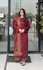 Natural Crepe Silk Embroidered Kurta Pant Set with Dupatta
