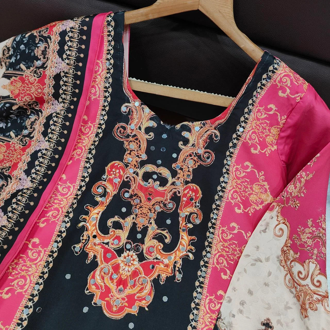 Everyday Elegance Pakistani Style Muslin Suit with Lining