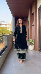 Premium Velvet Ensembleâ€“ Sequence Work Kurta, Pant & Dupatta Set