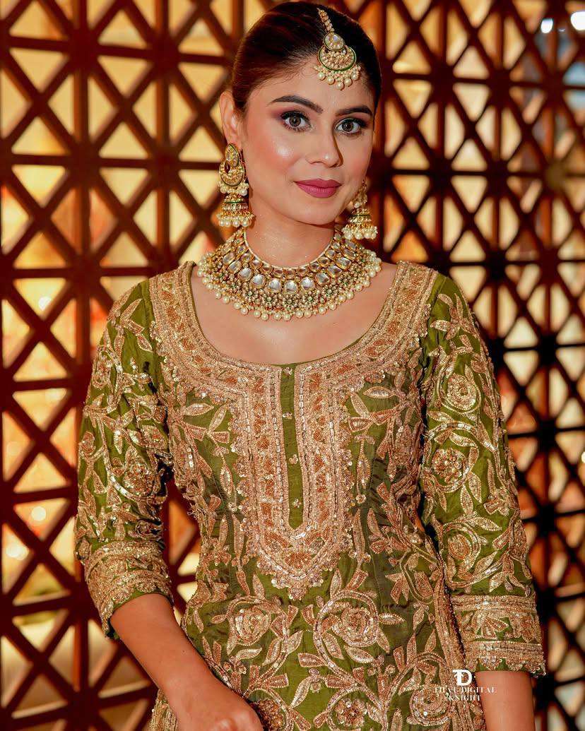 Elegant Chinon Silk Embroidered Topâ€“Shararaâ€“Dupatta Set