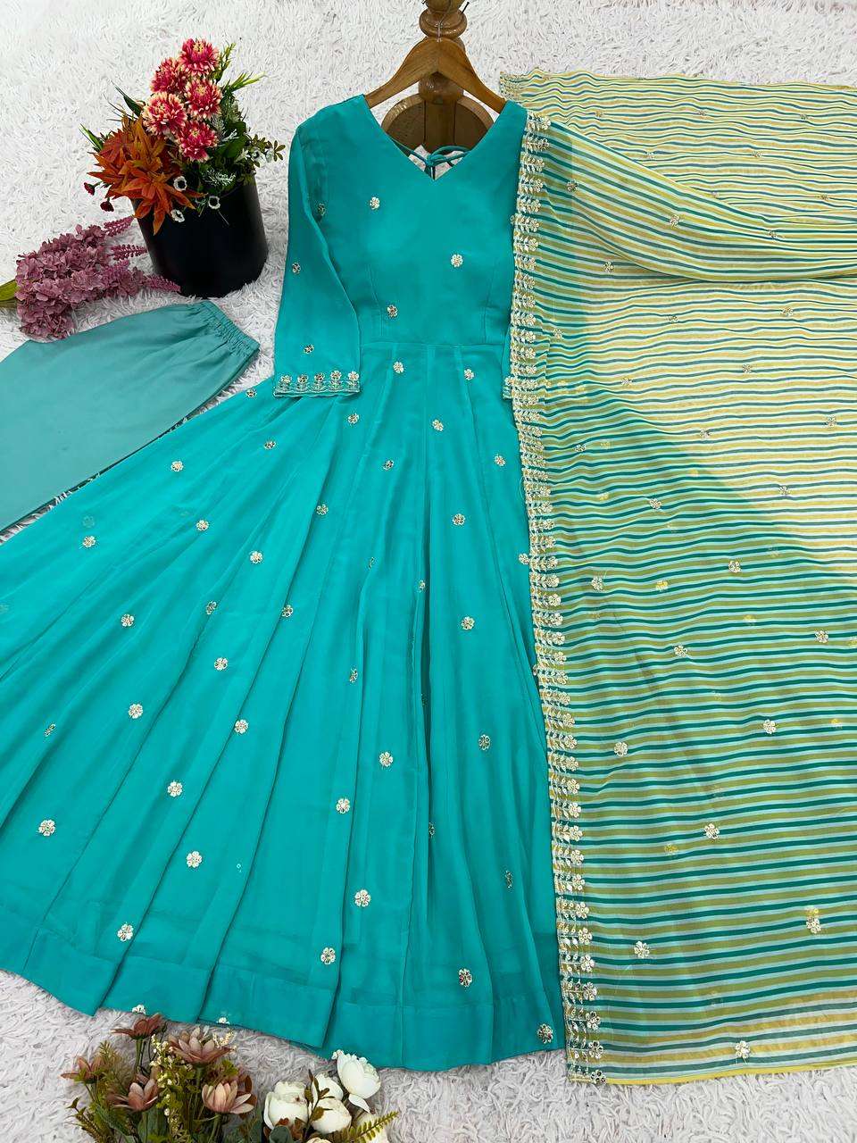 Zari & Zardosi – Embroidery Inspired Fashion
