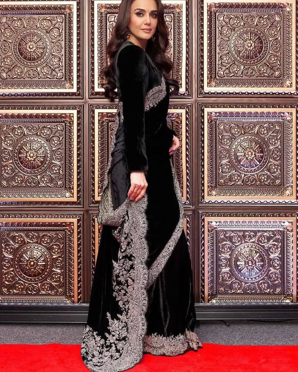 Pure Viscose Velvet Saree with 5mm Sequence & Zari Dori Embroidery