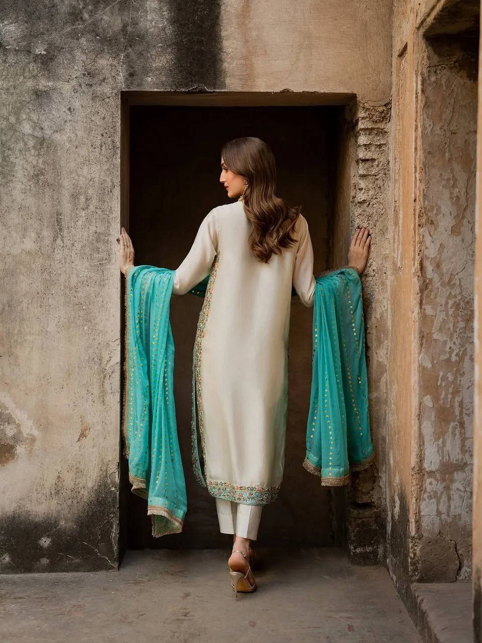 Traditional White Gimmy Chu Heavy Work Top Plazzo Set with Lace Border Dupatta