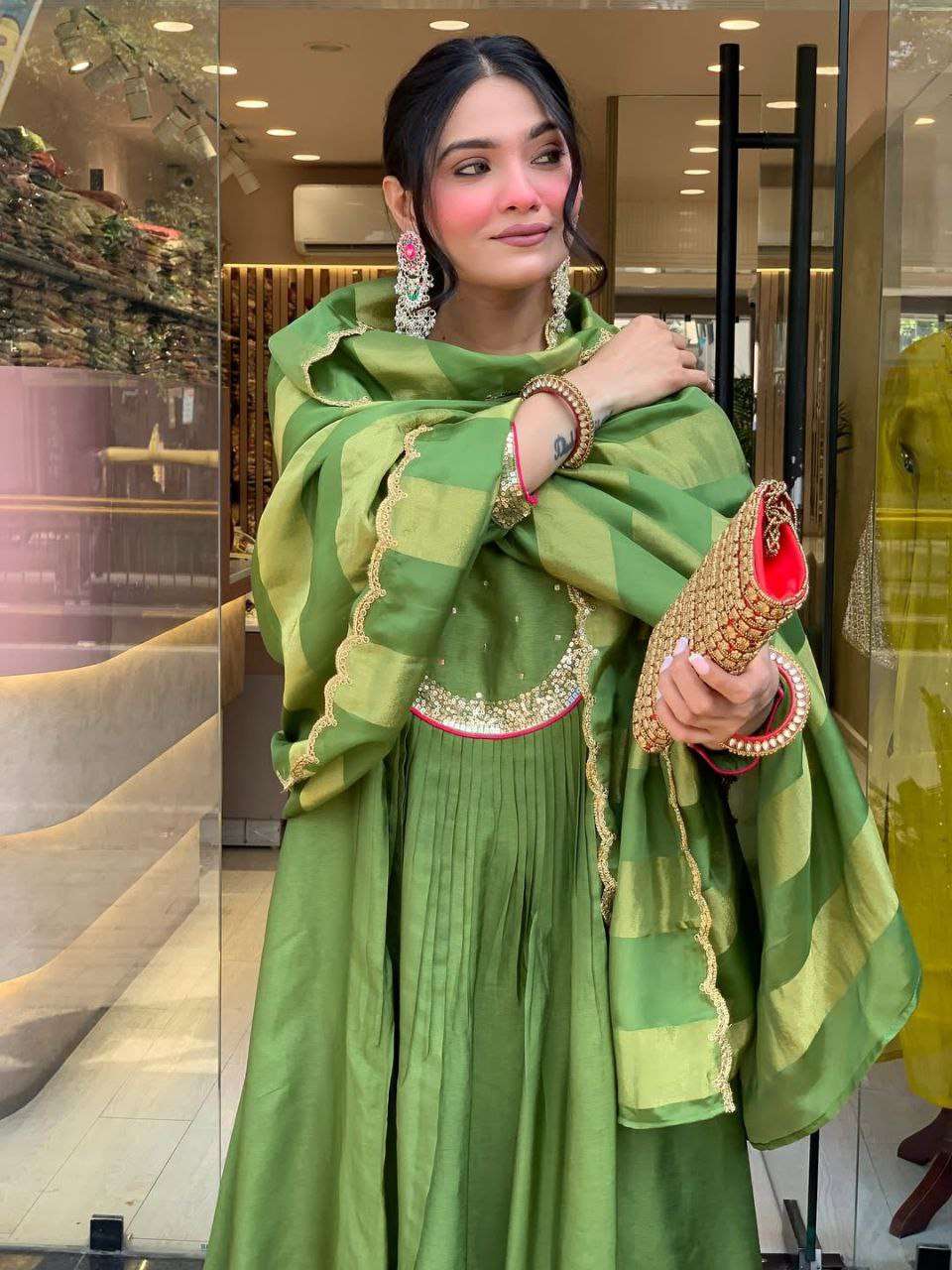 Designer Green Chanderi Suit – Pure Mul Fabric with Banarasi Dupatta & Matching Pant