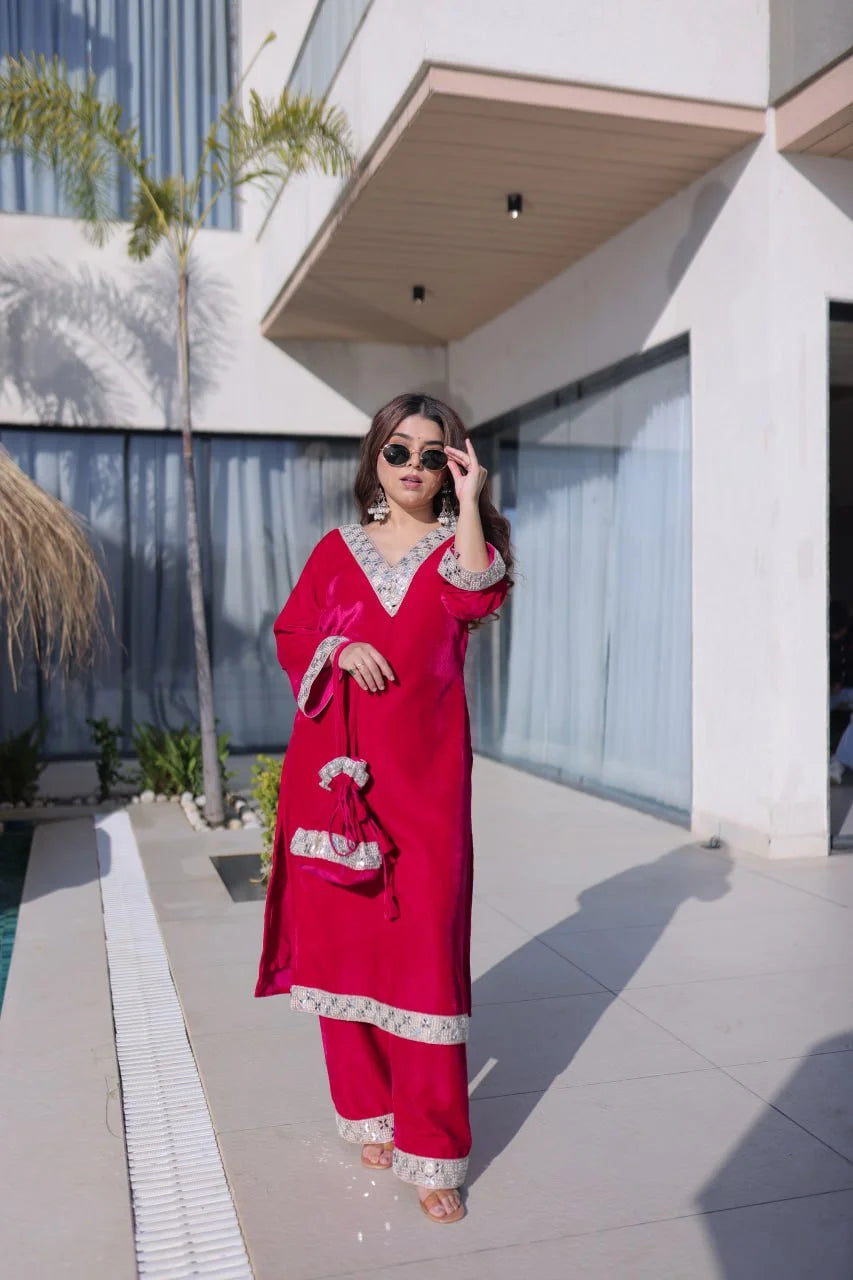 Luxury 9000 Velvet Suit Set with Real Mirror Work and Matching Batwa