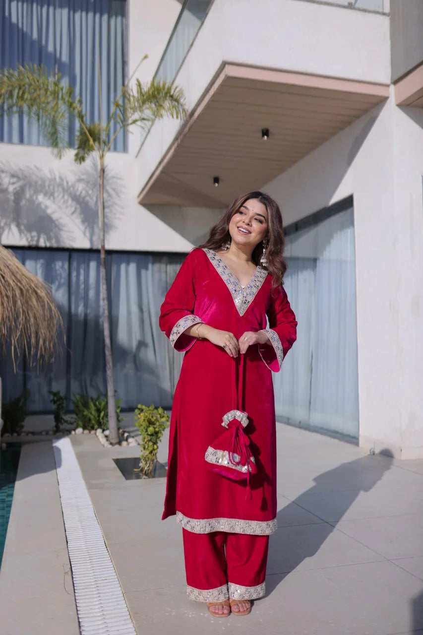 Luxury 9000 Velvet Suit Set with Real Mirror Work and Matching Batwa