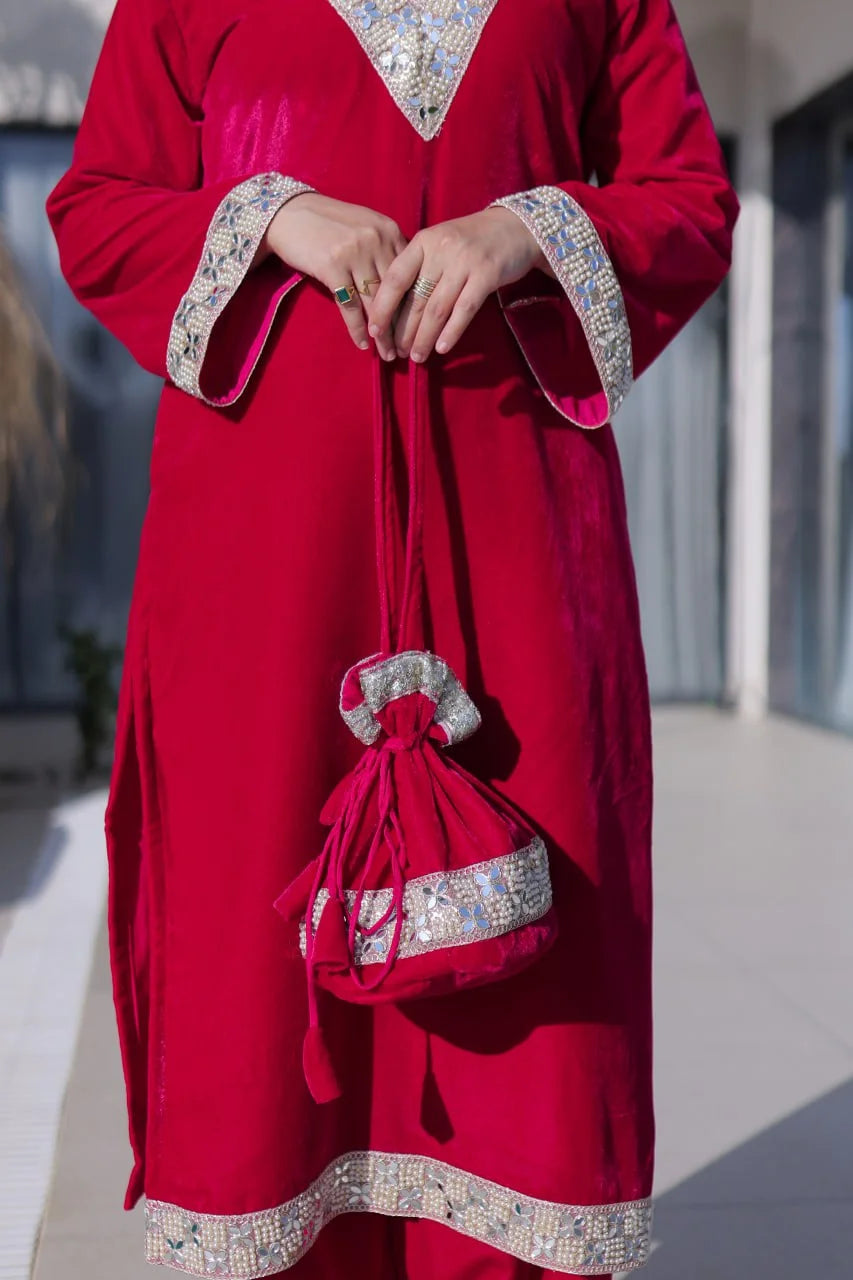 Luxury 9000 Velvet Suit Set with Real Mirror Work and Matching Batwa