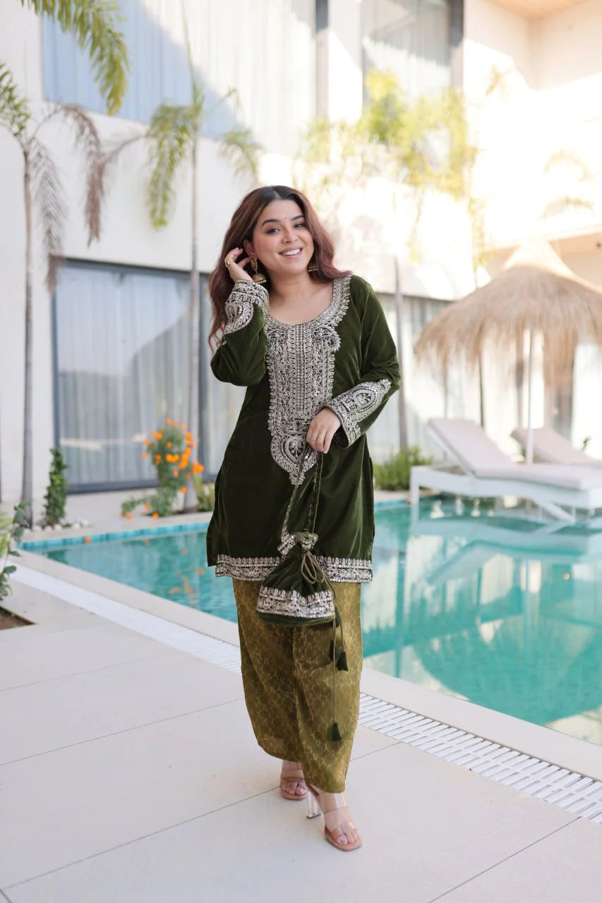 Traditional 9000 Velvet Ethnic Set with Zari Coding Work & Batwa