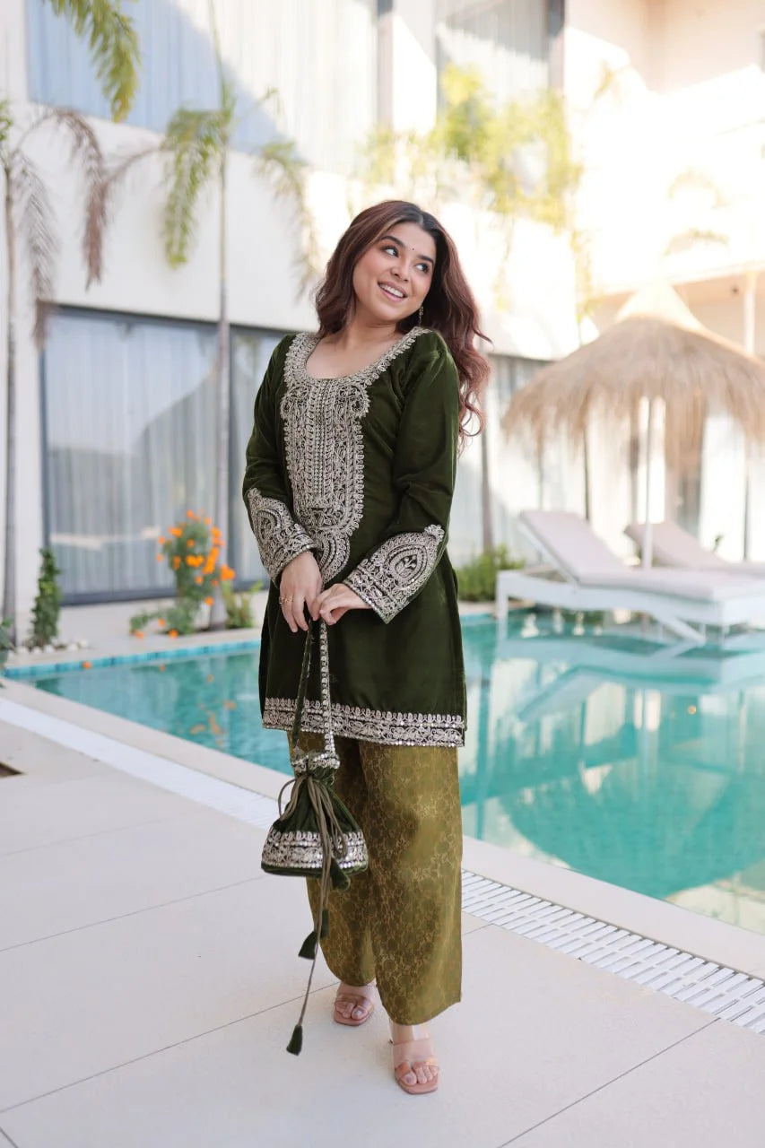 Traditional 9000 Velvet Ethnic Set with Zari Coding Work & Batwa
