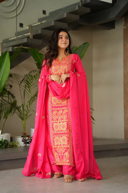 Classic Chinnon Three-Piece : Top Pant With Zari Dupatta