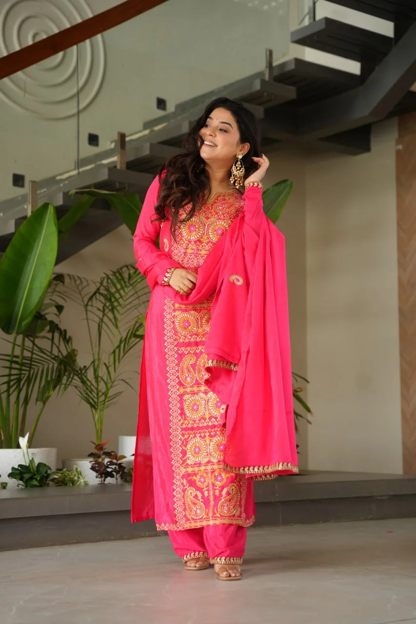 Classic Chinnon Three-Piece : Top Pant With Zari Dupatta