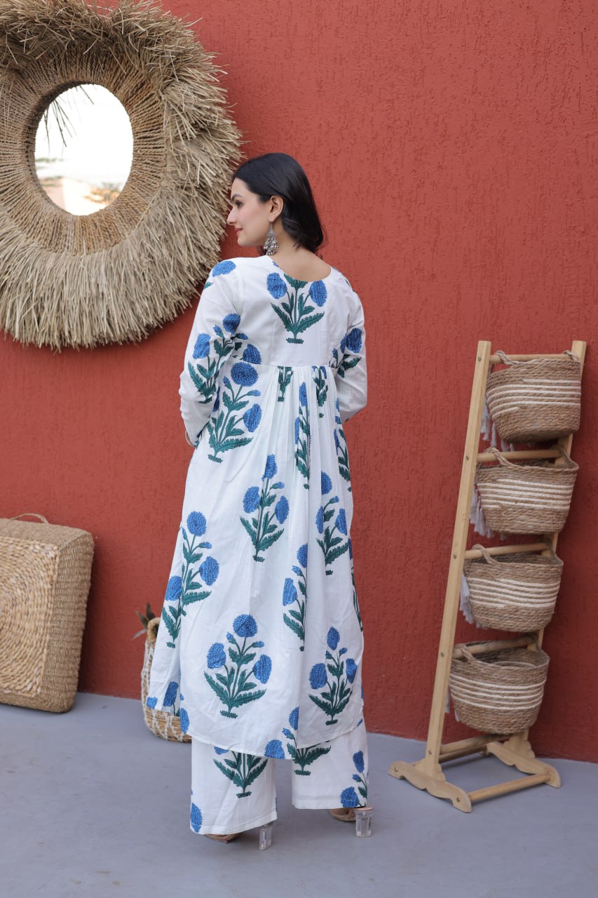White & Blue Floral Printed Kurta Set – Effortless Everyday Elegance