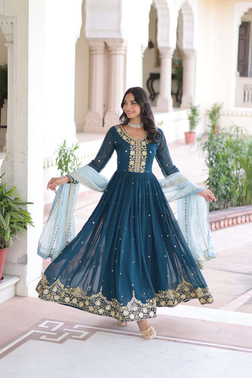Elegant Long Gown With Russian Silk Dupatta : Perfect for Festive Evenings