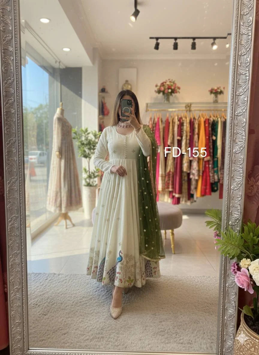 Luxury Dola Silk Suit Set With Swarovski Diamond Work Dupatta
