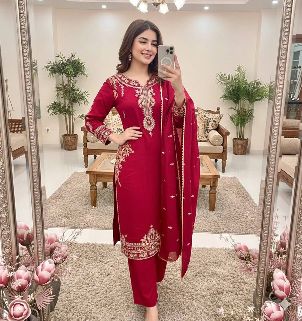 Chic Ethnic Roman Silk Suit Set with Heavy Embroidery & Lace Border
