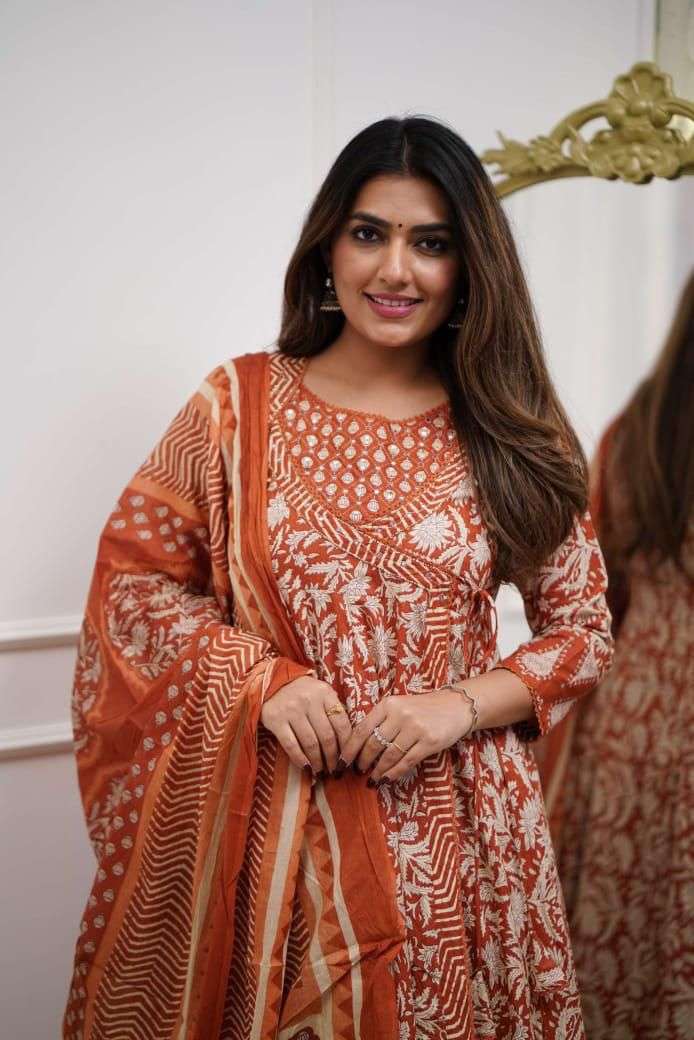 A must-have ethnic Cotton Kurti style for your wardrobe!