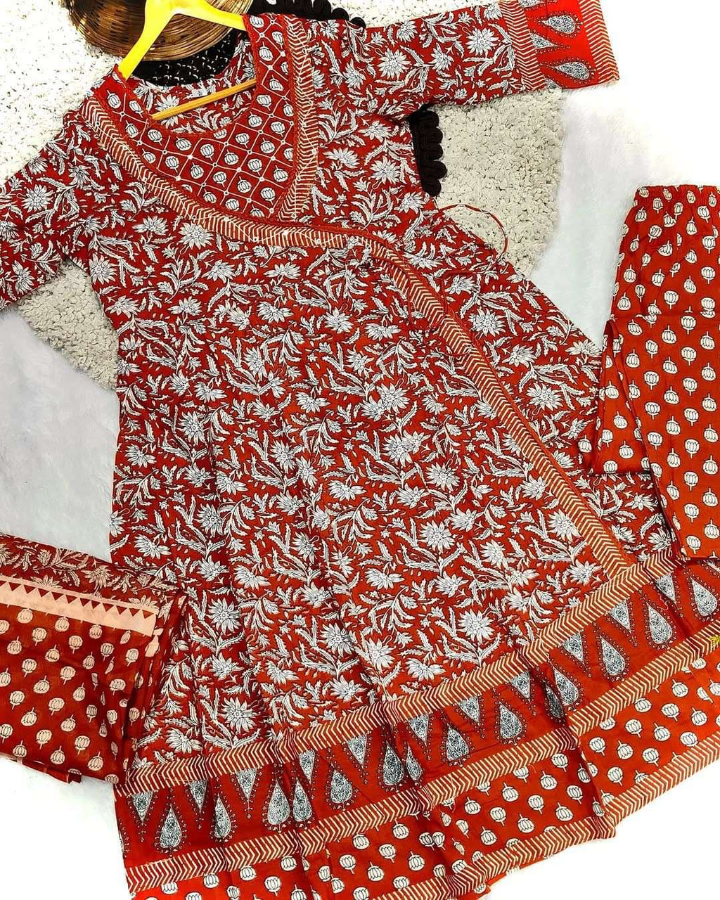 A must-have ethnic Cotton Kurti style for your wardrobe!