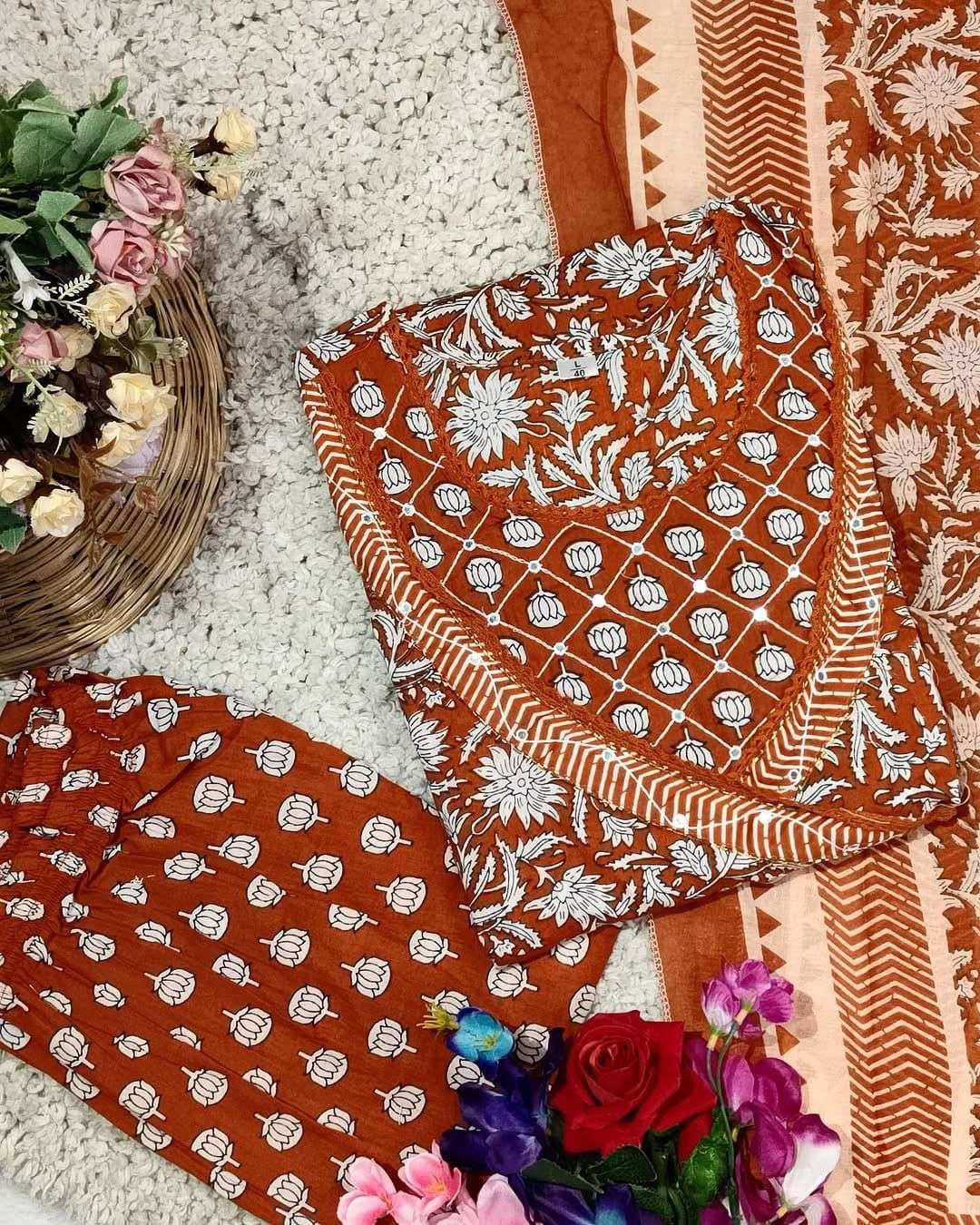 A must-have ethnic Cotton Kurti style for your wardrobe!