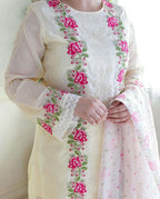 A graceful pick for a simple yet pretty look with Ethnic Cotton Kurti