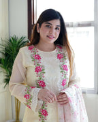 A graceful pick for a simple yet pretty look with Ethnic Cotton Kurti