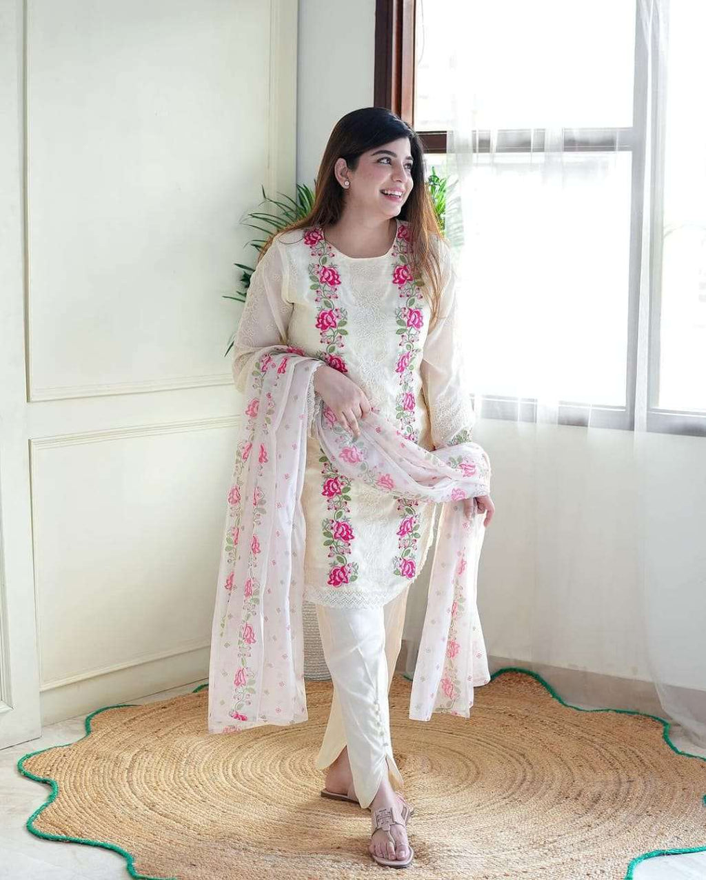 A graceful pick for a simple yet pretty look with Ethnic Cotton Kurti