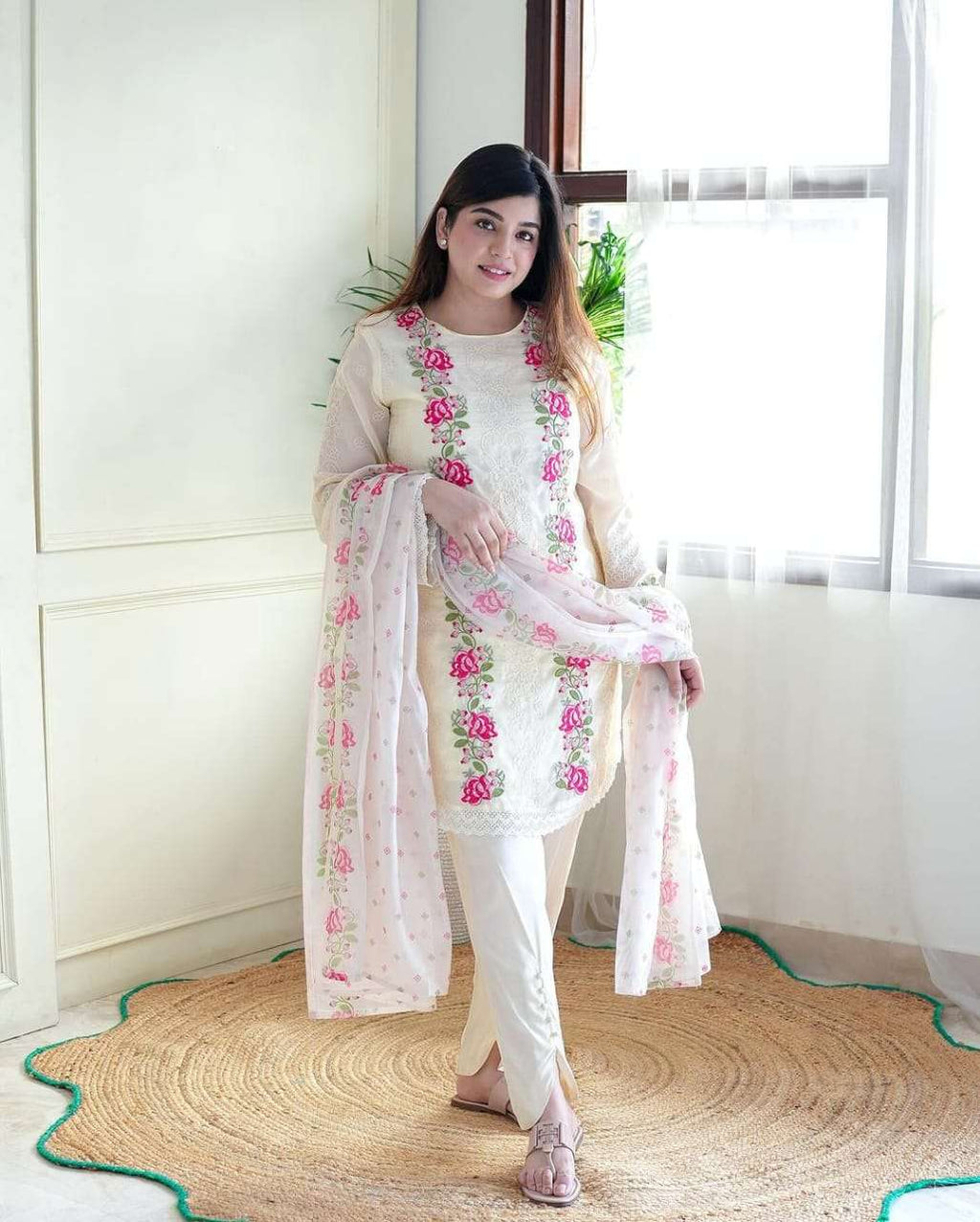 A graceful pick for a simple yet pretty look with Ethnic Cotton Kurti