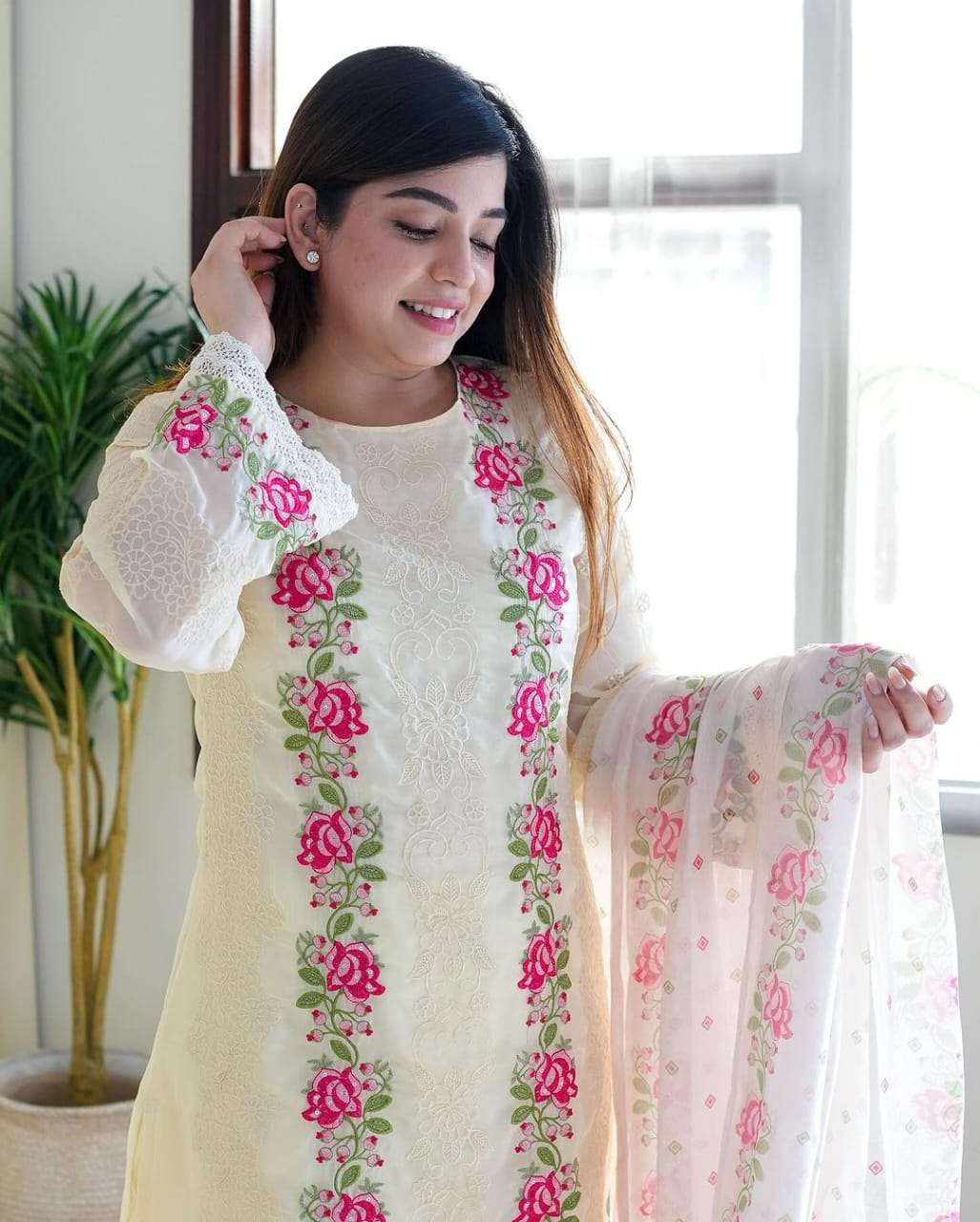 A graceful pick for a simple yet pretty look with Ethnic Cotton Kurti