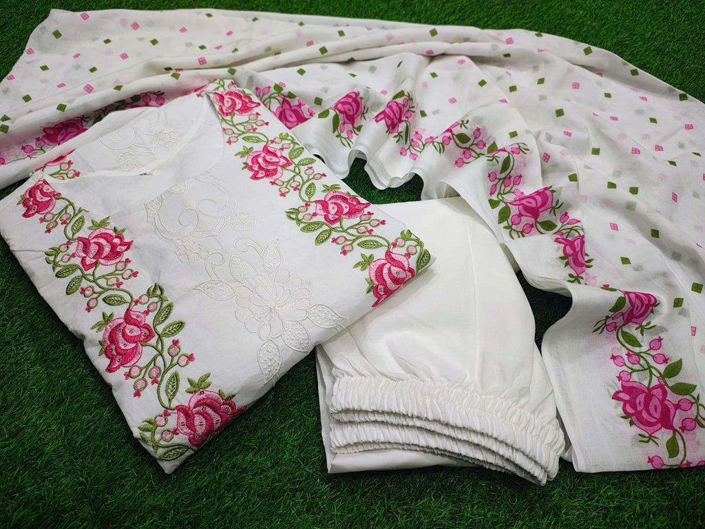 A graceful pick for a simple yet pretty look with Ethnic Cotton Kurti