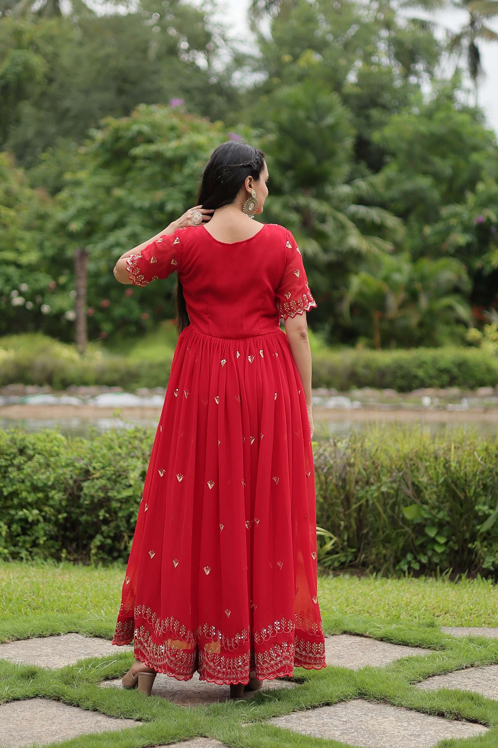 Elegant Faux Blooming Gown â€“ Zari & Sequence Embroidered Luxury