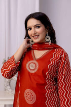 Comfort Fit Cotton Kurta Pant Set with Mirror Work & Pocket Detail