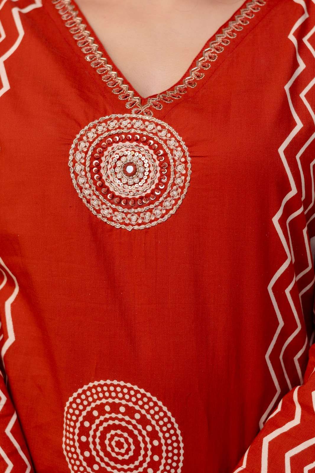 Comfort Fit Cotton Kurta Pant Set with Mirror Work & Pocket Detail