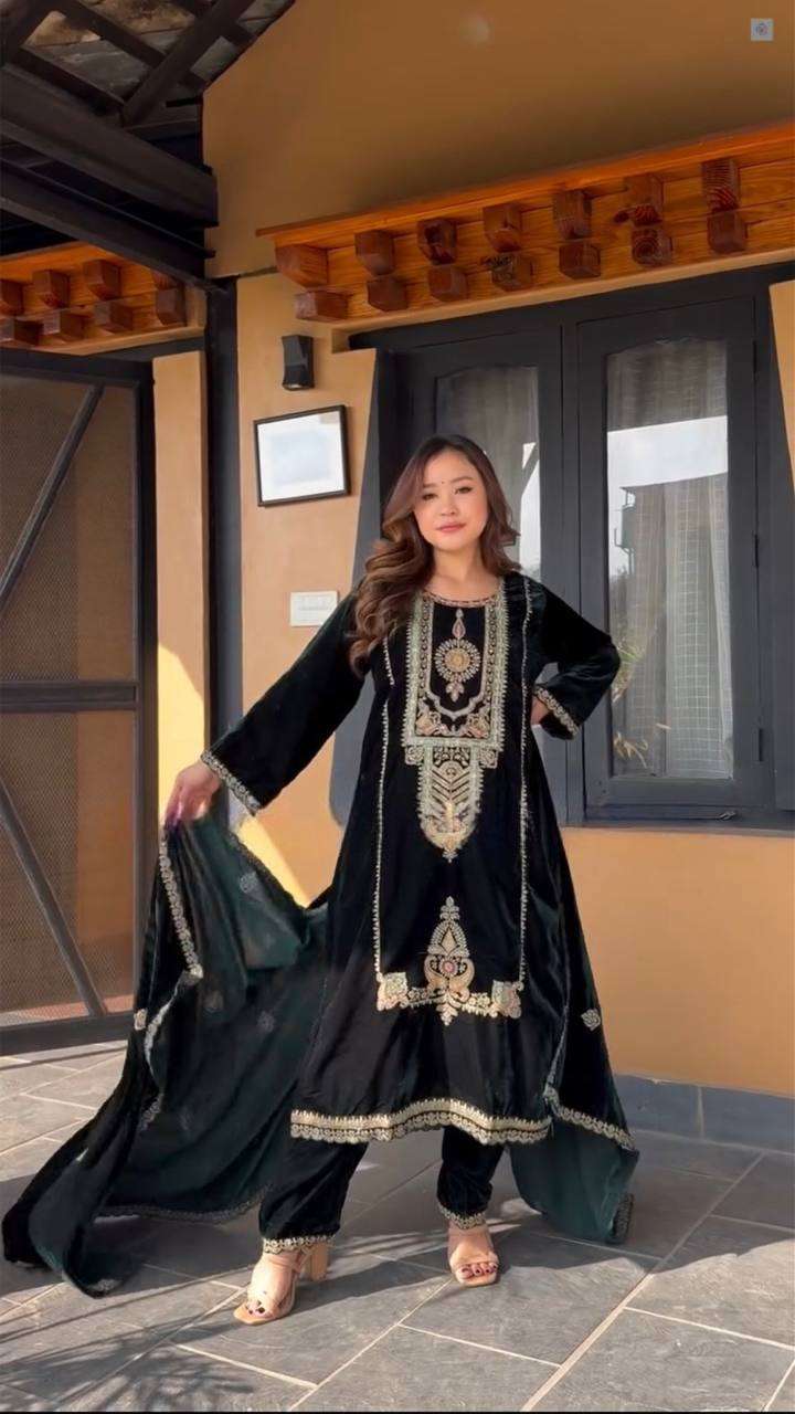 Green Heavy Velvet Party Wear Set - Festive & Wedding Collection