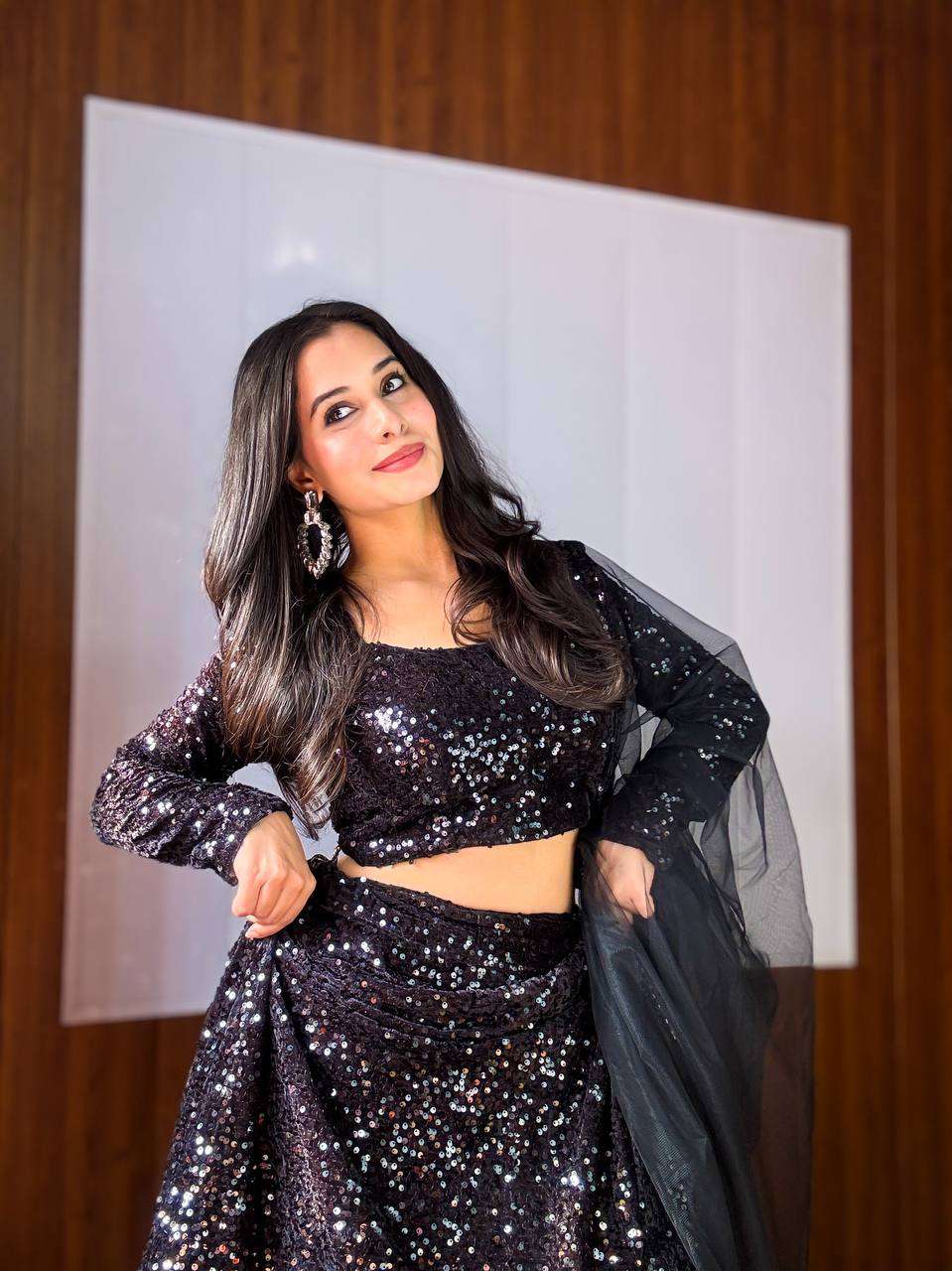 Luxury Velvet Lehenga Set – 3.25M Flair with Can-Can for a Royal Look