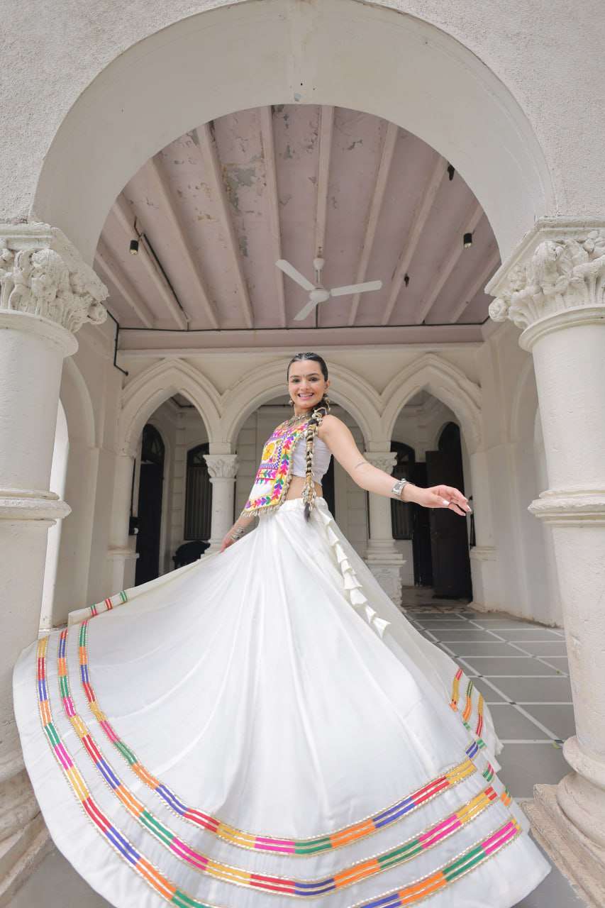 Navratri Lehenga Choli – White Top with Mirror & Lace Work