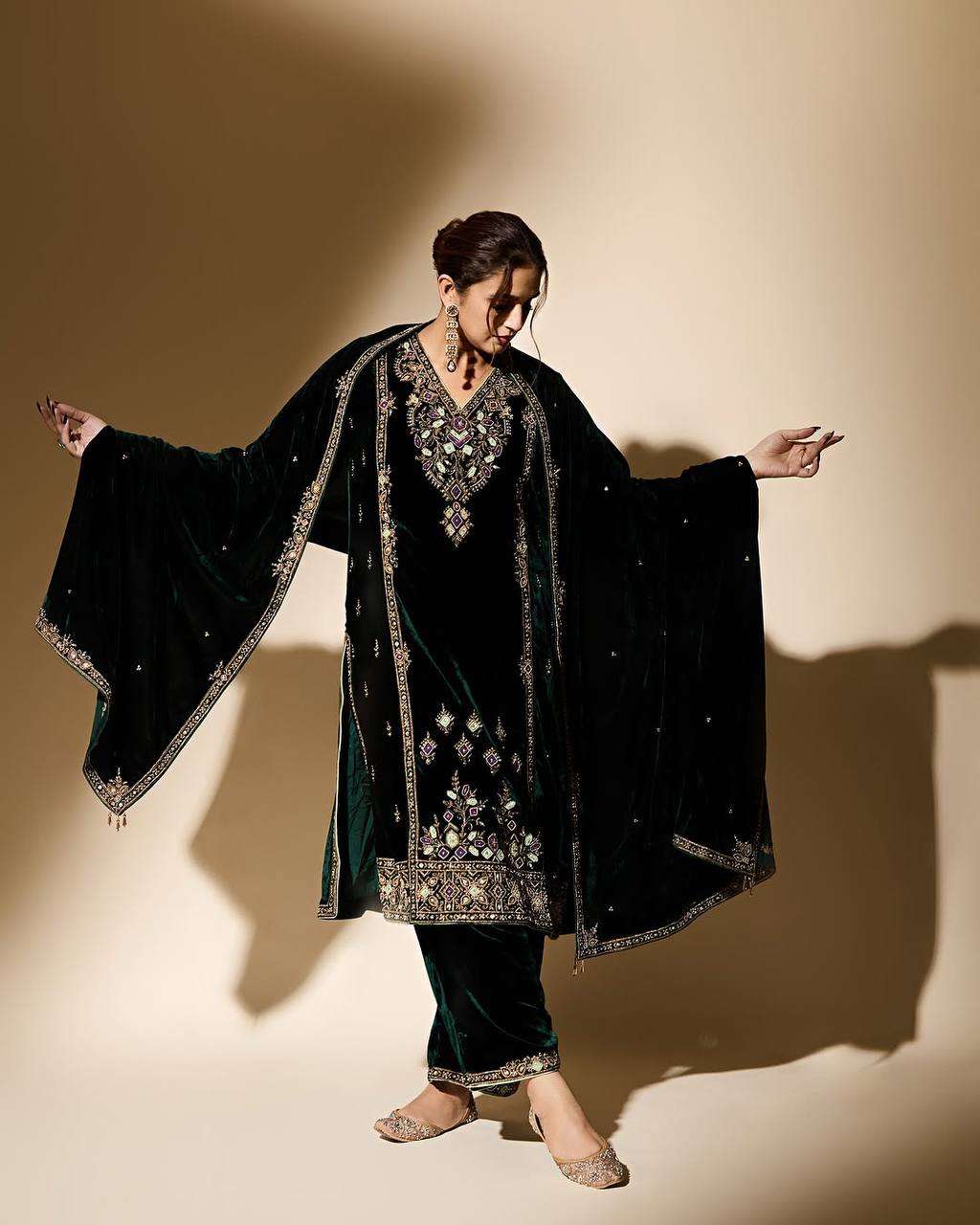 Glam up in this Velvet Kurti Pant Set with Dupatta