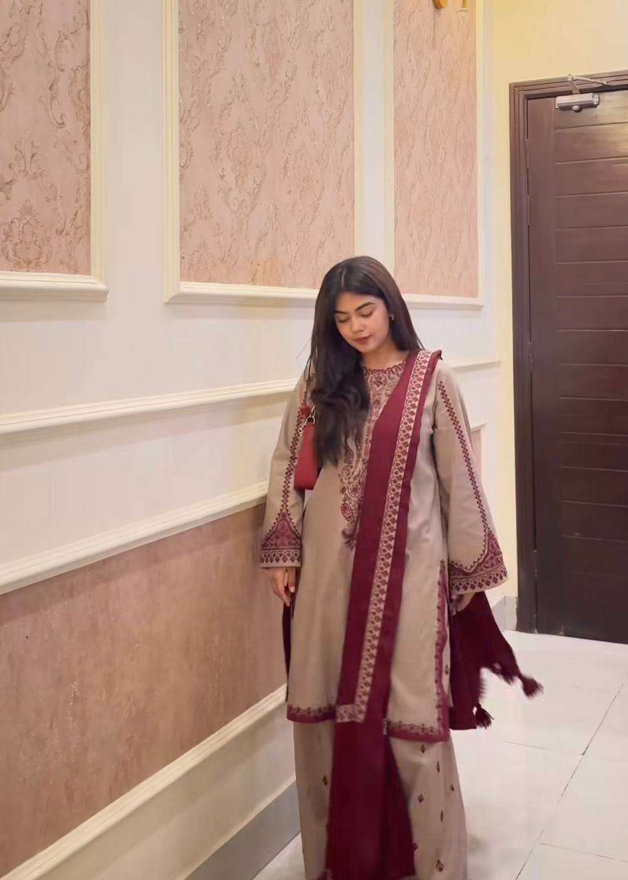 Intricate thread embroidery on Top, Pant with Dupatta