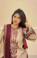 Intricate thread embroidery on Top, Pant with Dupatta