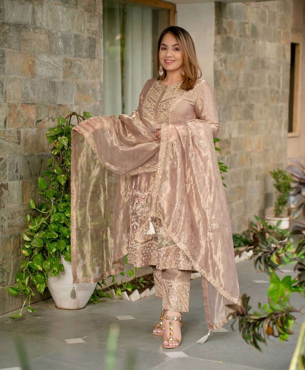 Top made with rich Fandy silk fabric for a regal look
