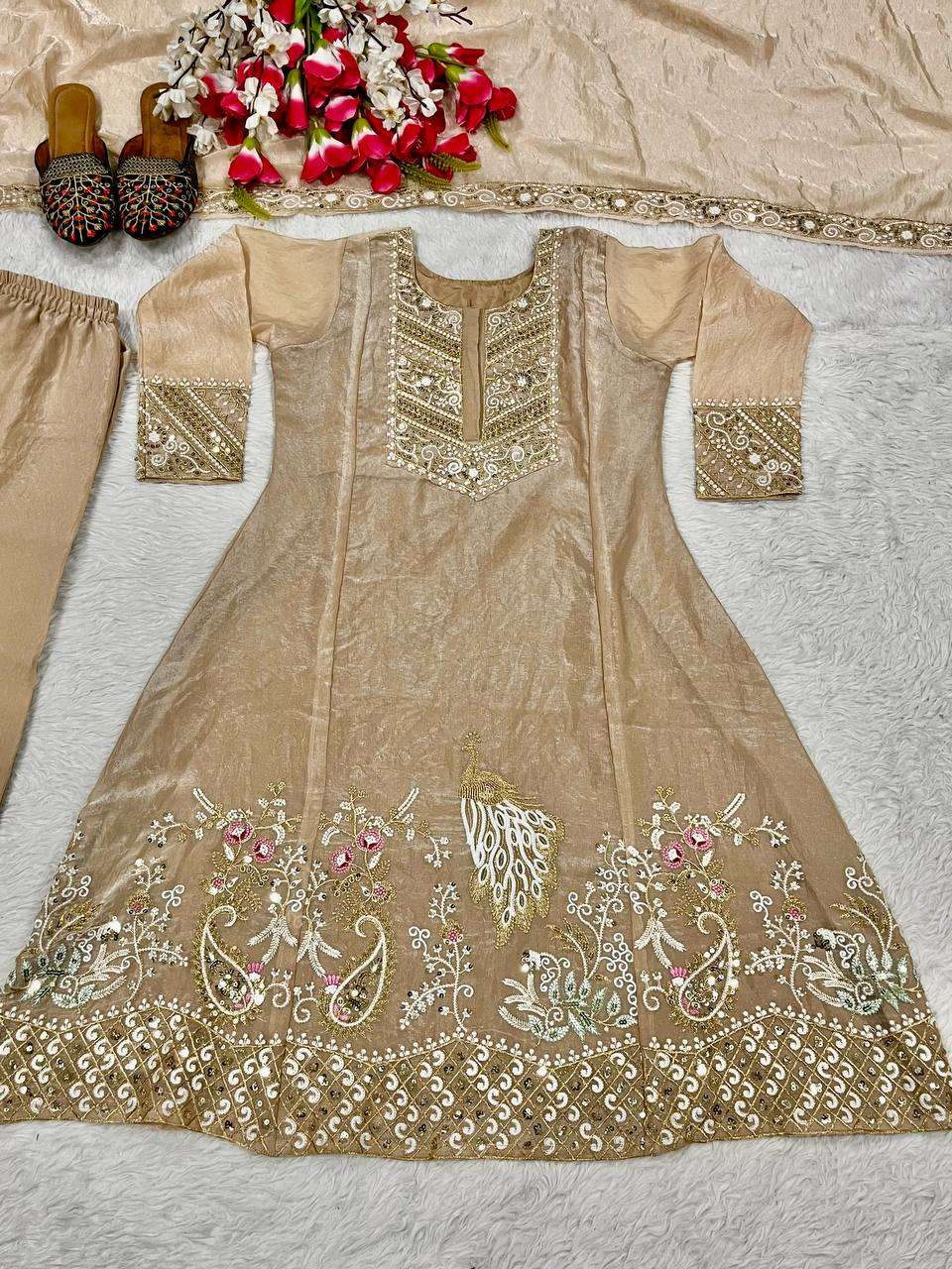 Top made with rich Fandy silk fabric for a regal look