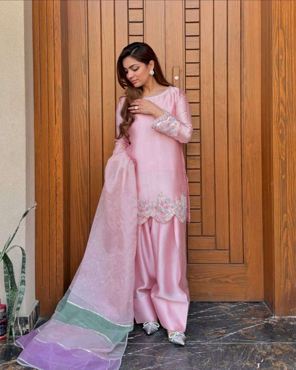 Paired with matching crepe pants – Kurti and Dupatta