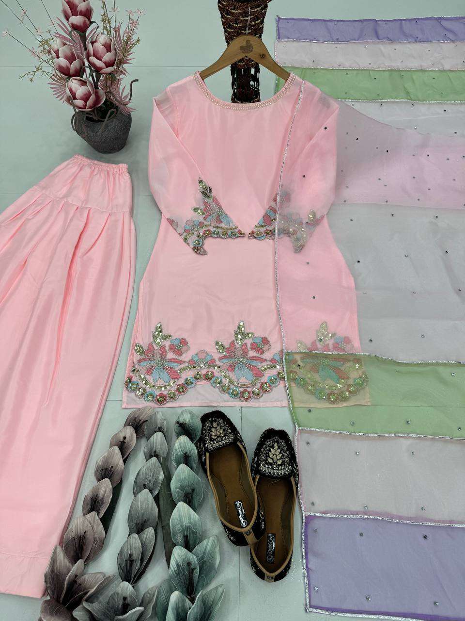 Paired with matching crepe pants – Kurti and Dupatta