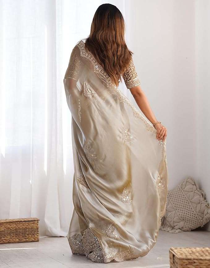 Women's Organza Sequence Embroidery Scollped Border Saree