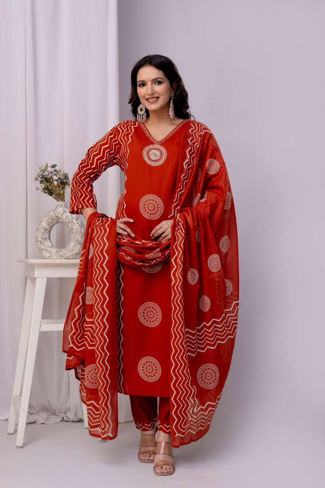 Comfort Fit Cotton Kurta Pant Set with Mirror Work & Pocket Detail