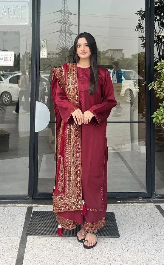 Natural Crepe Silk Embroidered Kurta Pant Set with Dupatta